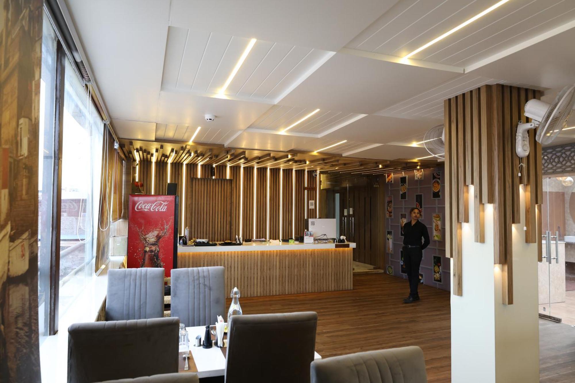 Hotel Deva Inn Варанасі Екстер'єр фото